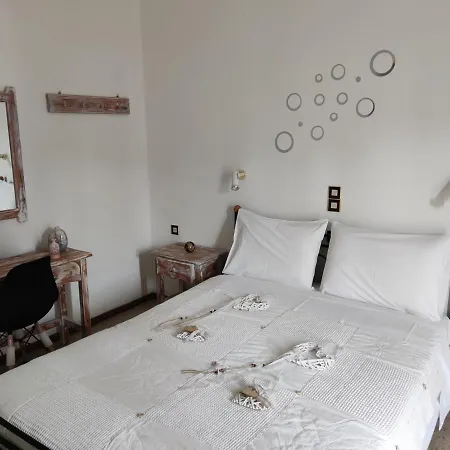 Gioula's Hotel de apartamente Patitiri