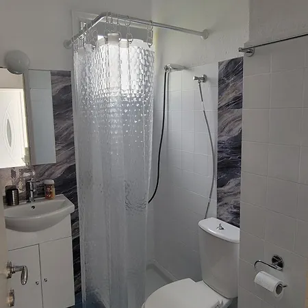 Gioula's Aparthotel 2*