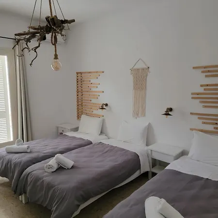 Gioula's 3*