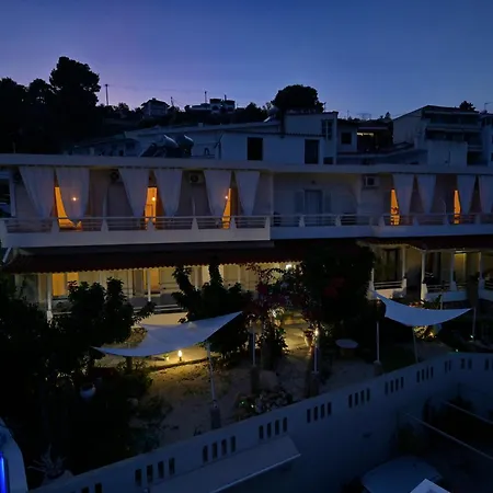 Ξενοδοχείο με διαμερίσματα Gioula's
