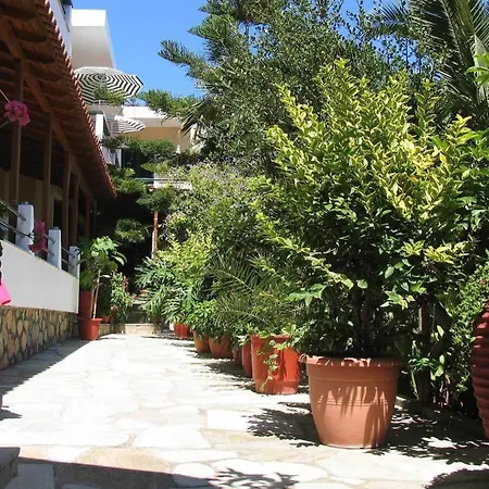 Gioula's Aparthotel 3*