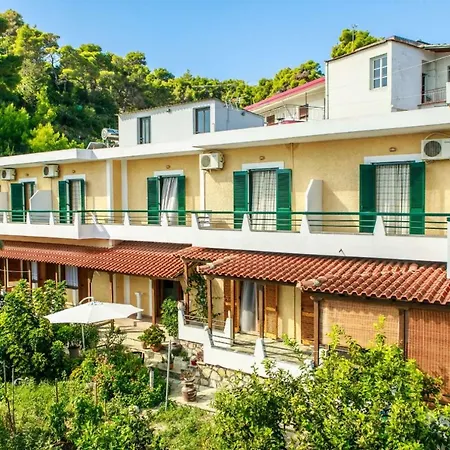 Aparthotel Gioula's