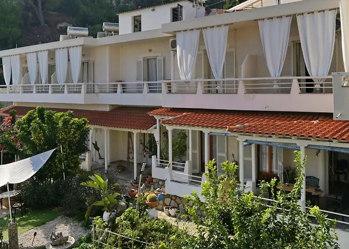 Aparthotel Gioula's Patitiri