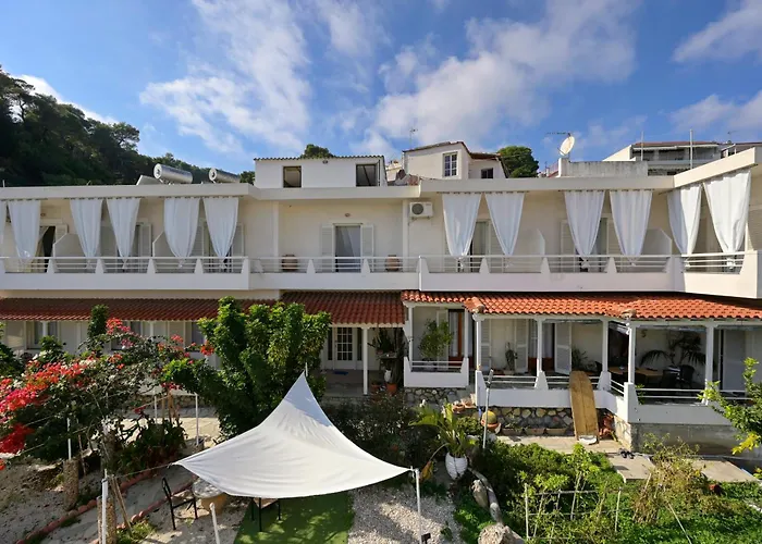 Gioula's Aparthotel 3*