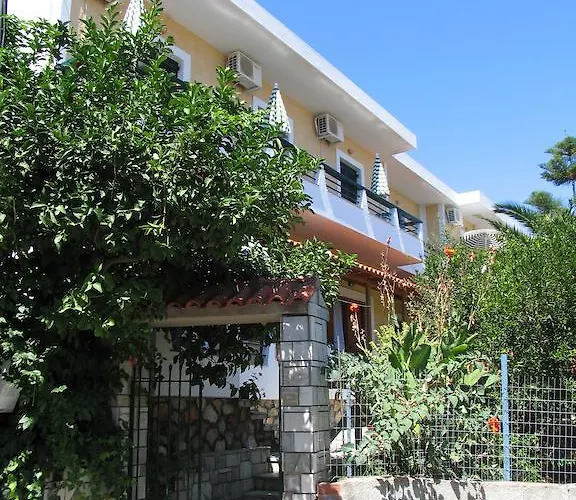 Ξενοδοχείο με διαμερίσματα Gioula's